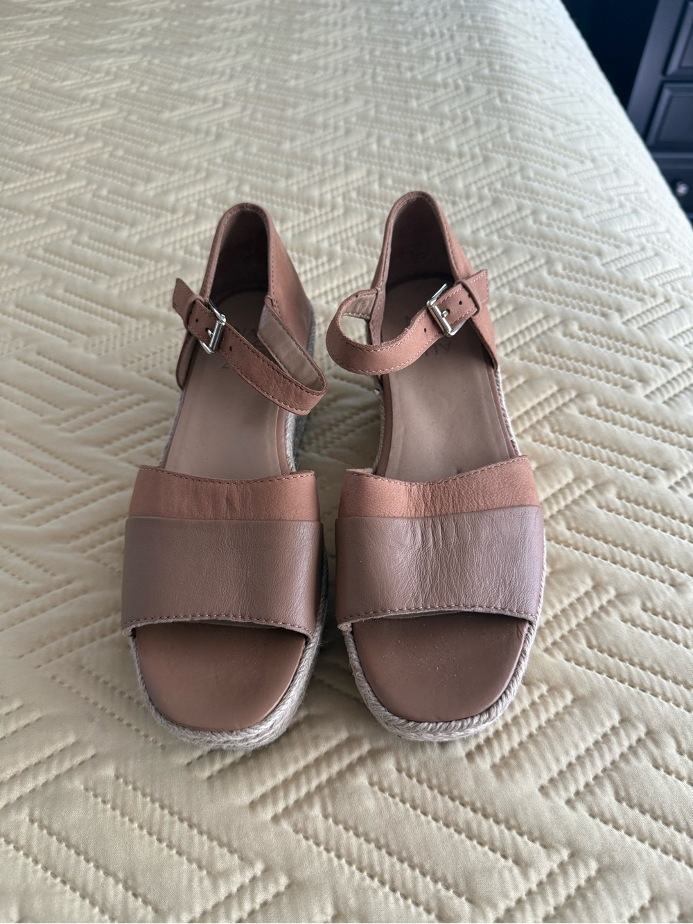 Naturalizer Women Tan Leather Ankle-Strap Sandals